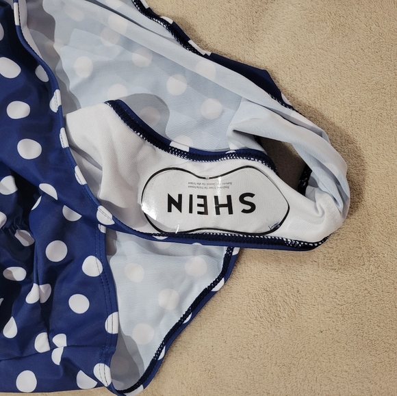 Women's one piece bathing suit (NWT) - Picture 3 of 6